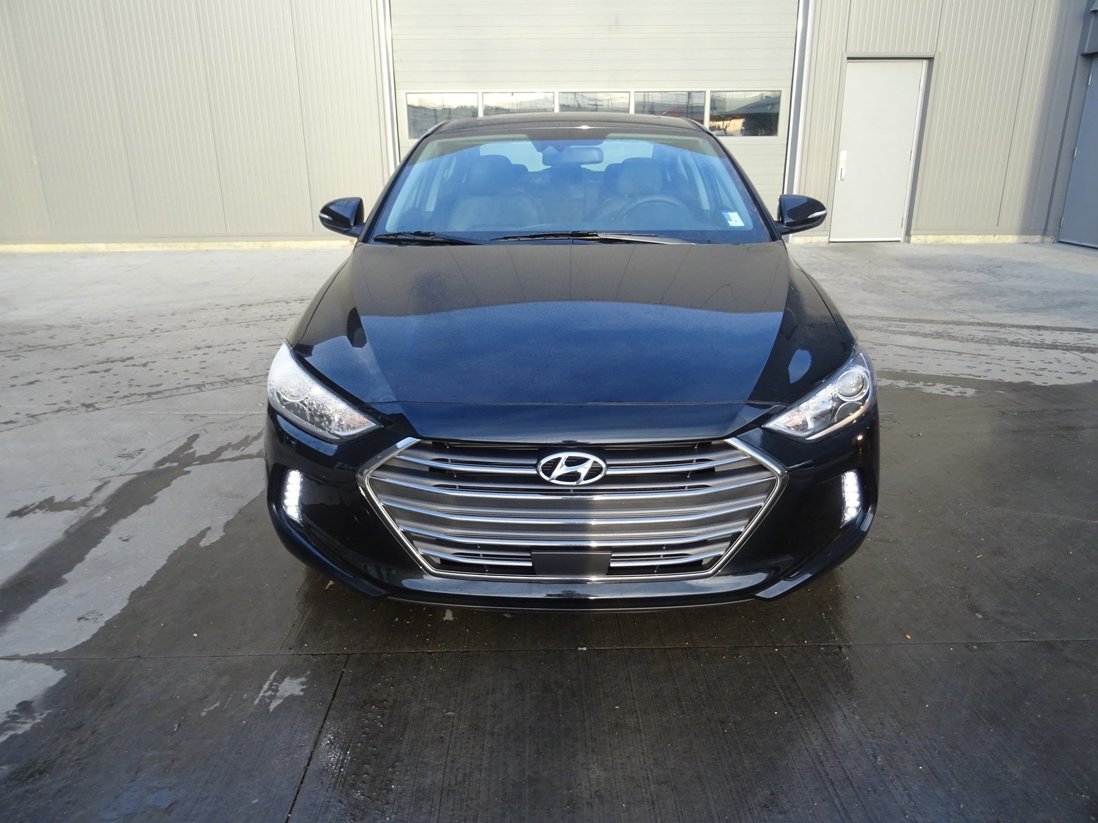 Automatic illumination (models with moonroof) Automatic illumination (models with moonroof)